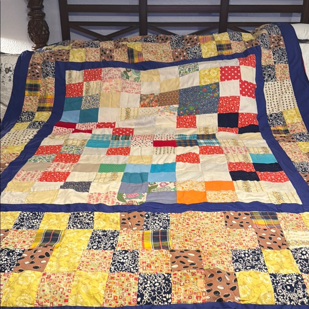 Quilt Vintage Blue,Yellow,Multi Color Tied Quilt